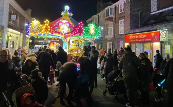 🎄 Get Your Jingle On at the Lower Sunbury Christmas Street Market!